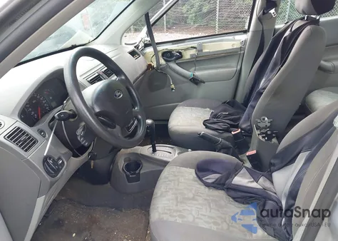 2005 Ford Focus Zx4 из США, поврежденный, VIN 1FAHP34N95W240955